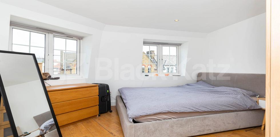 			Spacious one / two bed minutes to ucl, soas & royal vet college, 2 Bedroom, 1 bath, 1 reception Flat			 Doric Way, Euston